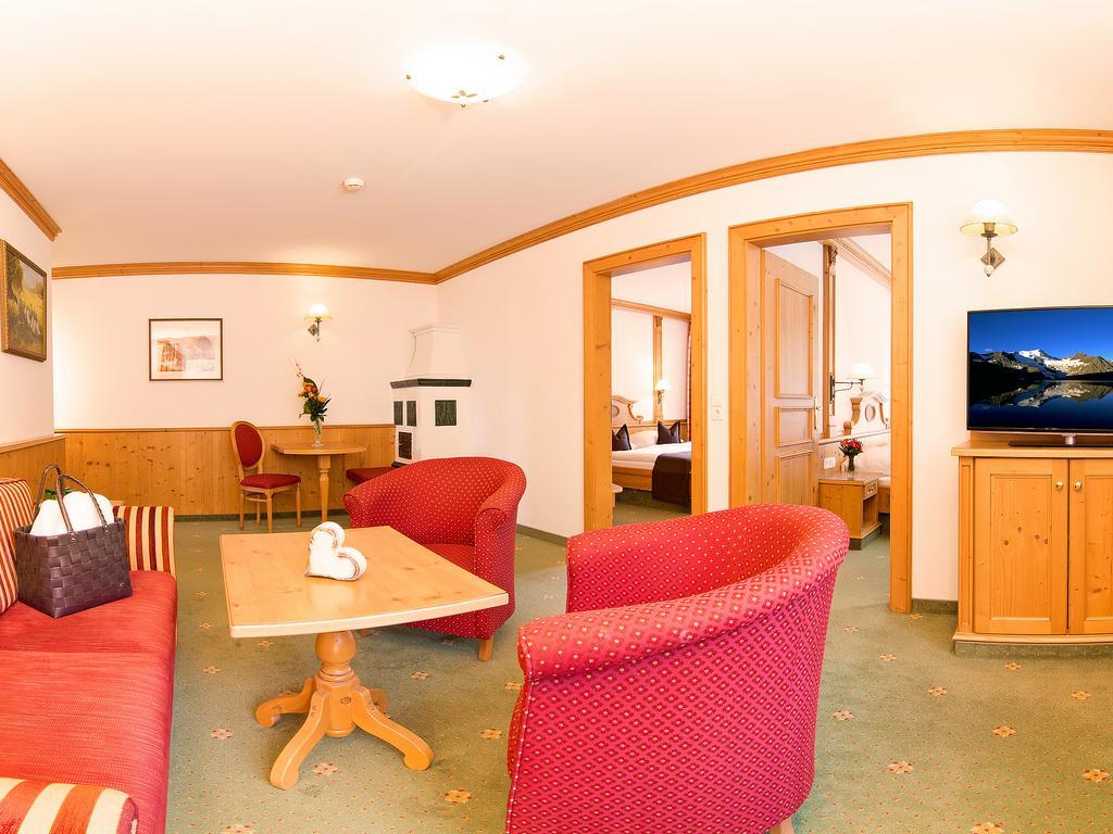 Alpenhotel Tirolerhof Нойштифт-им-Штубайталь Экстерьер фото