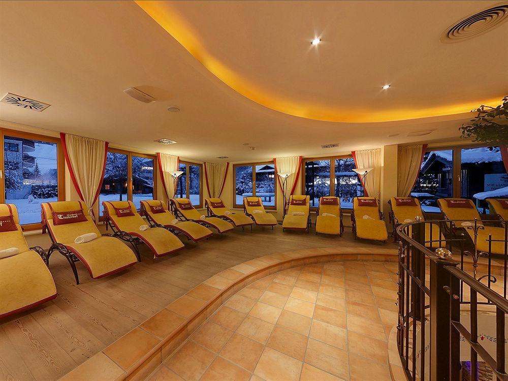 Alpenhotel Tirolerhof Нойштифт-им-Штубайталь Экстерьер фото