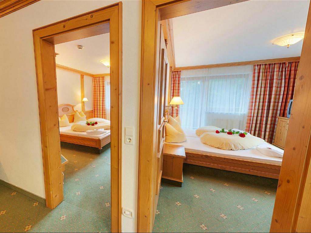 Alpenhotel Tirolerhof Нойштифт-им-Штубайталь Экстерьер фото