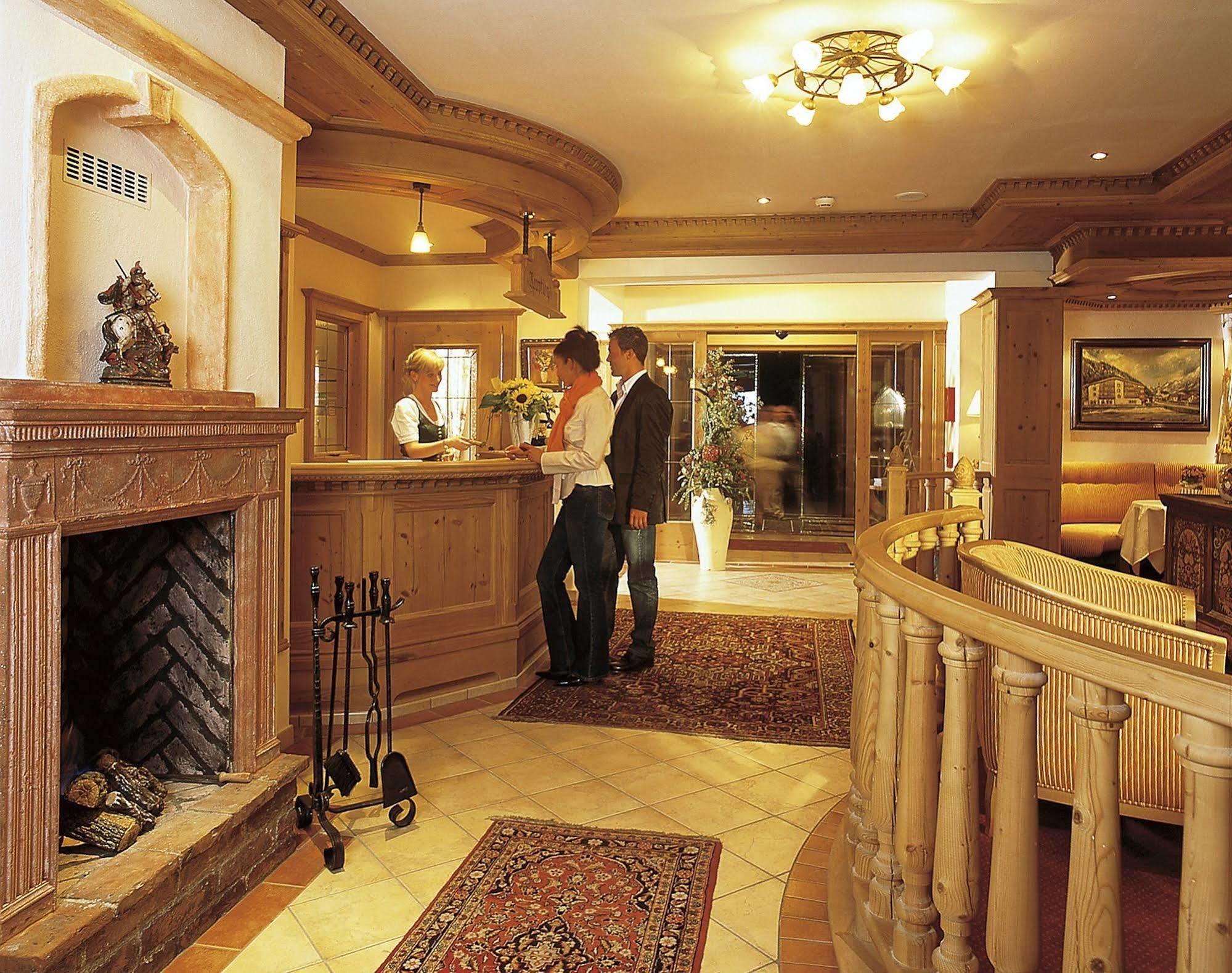 Alpenhotel Tirolerhof Нойштифт-им-Штубайталь Экстерьер фото